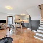 Tra Montagna E Citta -