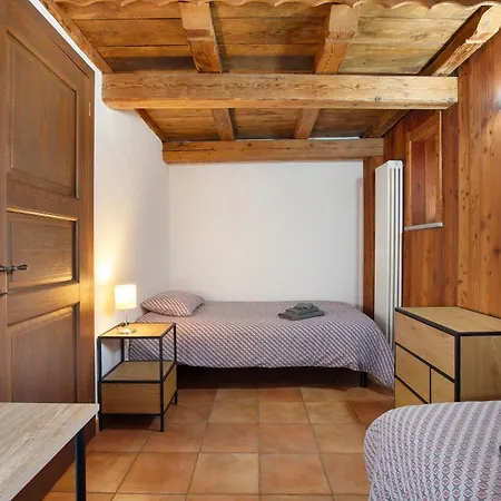 Tra Montagna E Citta - *