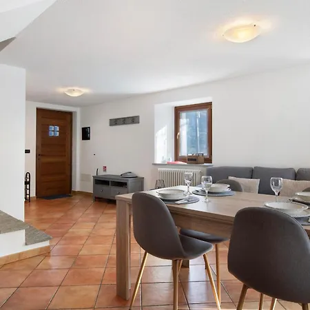 Tra Montagna E - Appartement