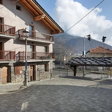 Tra Montagna E - * Aoste